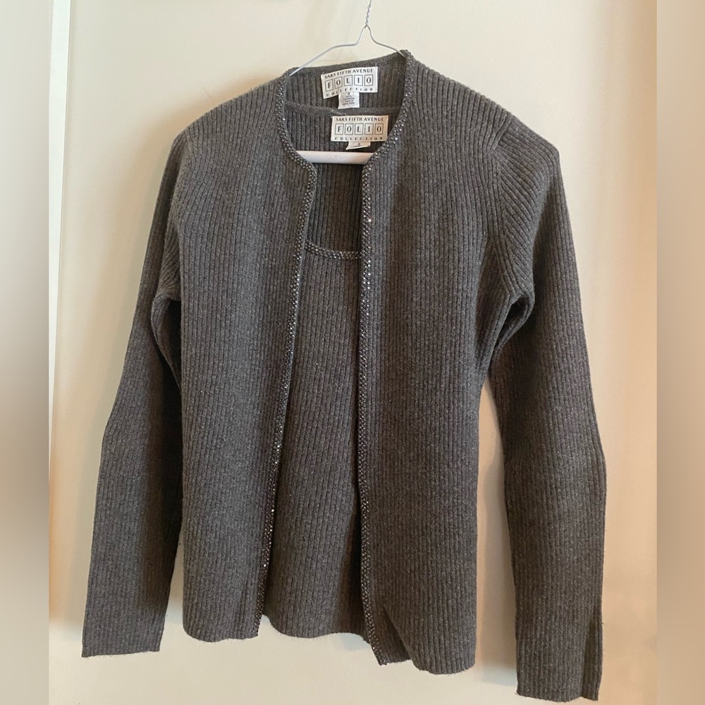 Saks 5th 2 pc cashmere sweater set Gray ribbed rhinestone trim Sz Small